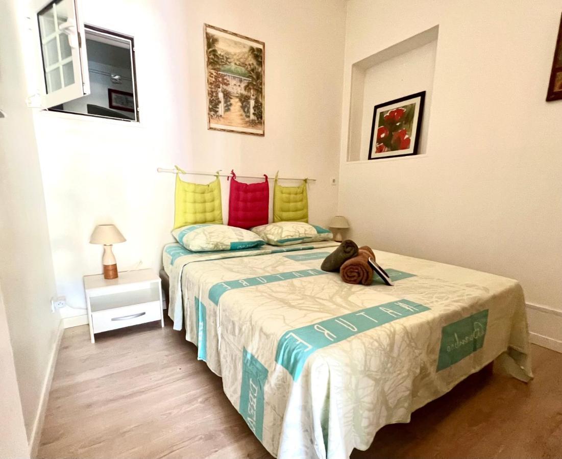 Ti Cabanon. Appartement Vue Mer A Deshaies. エクステリア 写真